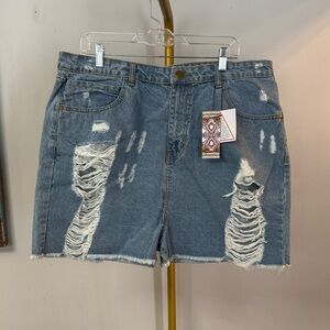 Boohoo plus size Blue Distressed denim Jean Shorts NWT 16